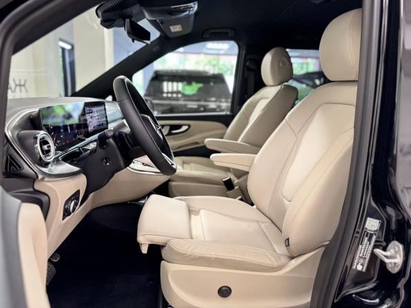 Mercedes-Benz V-Класс III (W447) Рестайлинг 2 с пробегом 2025 года, цена 13 990 000 рублей, 609 км, минивэн, Автокод Объявления
