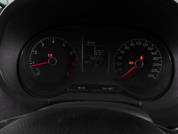 Volkswagen Polo V Рестайлинг с пробегом 2017 года, цена 1 040 000 рублей, 190537 км, седан, Автокод Объявления