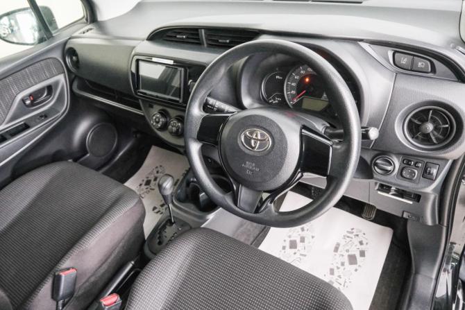 Toyota Vitz III (XP130) Рестайлинг 2 с пробегом 2019 года, цена 899 000 рублей, 115836 км, хэтчбек, Автокод Объявления