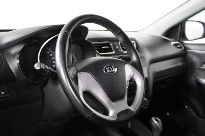Kia Rio III Рестайлинг с пробегом 2015 года, цена 1 129 990 рублей, 53482 км, хэтчбек, Автокод Объявления