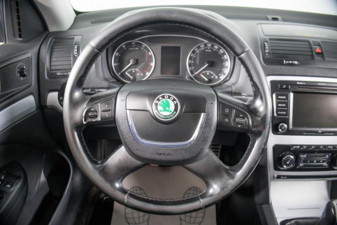 Skoda Octavia II (A5) с пробегом 2010 года, цена 929 000 рублей, 308000 км, универсал, Автокод Объявления