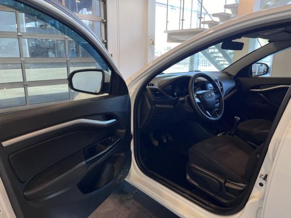 Lada (ВАЗ) Vesta I с пробегом 2017 года, цена 649 000 рублей, 232238 км, седан, Автокод Объявления