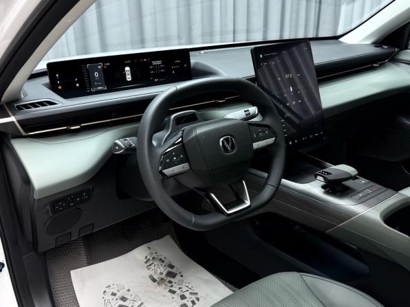 Changan Lamore с пробегом 2024 года, цена 2 249 000 рублей, 15412 км, седан, Автокод Объявления