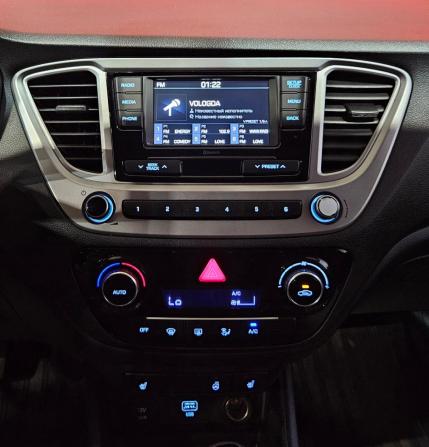 Hyundai Solaris II с пробегом 2019 года, цена 1 399 000 рублей, 121036 км, седан, Автокод Объявления
