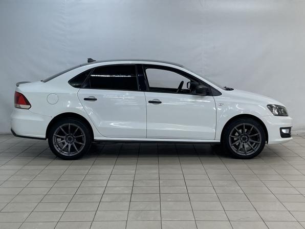 Volkswagen Polo V Рестайлинг с пробегом 2018 года, цена 980 000 рублей, 164854 км, седан, Автокод Объявления
