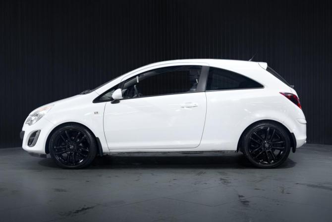 Opel Corsa D Рестайлинг II с пробегом 2011 года, цена 650 000 рублей, 145685 км, хэтчбек, Автокод Объявления