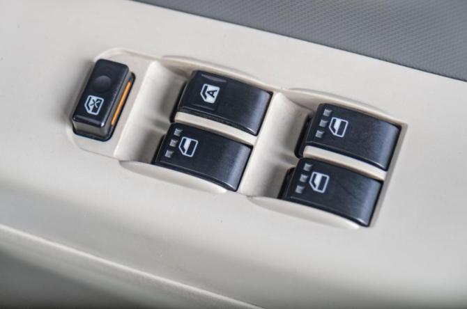 Toyota Passo I (C10) с пробегом 2009 года, цена 599 000 рублей, 107200 км, хэтчбек, Автокод Объявления