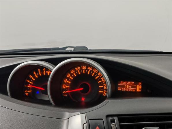 Toyota Verso I с пробегом 2011 года, цена 889 000 рублей, 274383 км, компактвэн, Автокод Объявления