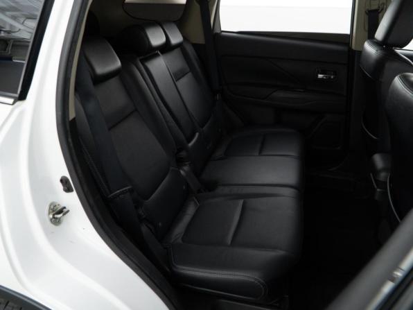 Mitsubishi Outlander III Рестайлинг 2 с пробегом 2017 года, цена 1 999 077 рублей, 243640 км, внедорожник, Автокод Объявления