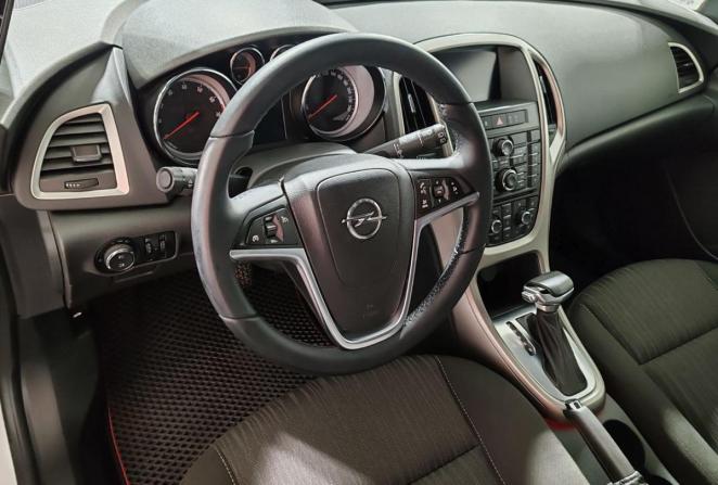 Opel Astra J с пробегом 2012 года, цена 650 000 рублей, 183161 км, хэтчбек, Автокод Объявления