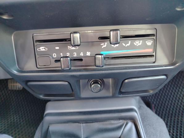 Nissan NP300 с пробегом 2012 года, цена 1 100 000 рублей, 205939 км, offers.body_type.unknown, Автокод Объявления