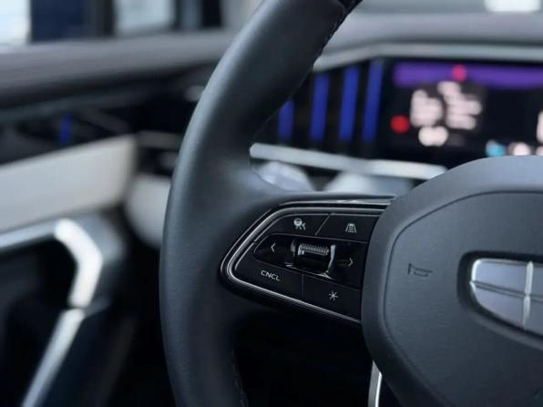 Geely Atlas II с пробегом 2024 года, цена 2 669 000 рублей, 42392 км, внедорожник, Автокод Объявления
