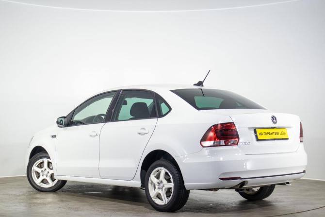 Volkswagen Polo V Рестайлинг с пробегом 2018 года, цена 1 159 000 рублей, 124554 км, седан, Автокод Объявления
