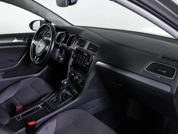 Volkswagen Golf VII Рестайлинг с пробегом 2018 года, цена 1 985 000 рублей, 91687 км, хэтчбек, Автокод Объявления