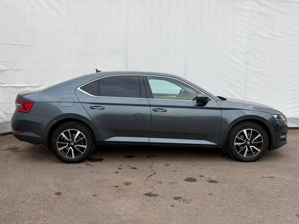 Skoda Superb III Рестайлинг с пробегом 2020 года, цена 2 399 000 рублей, 158134 км, лифтбек, Автокод Объявления