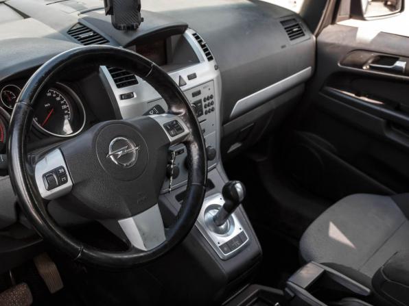 Opel Zafira B Рестайлинг с пробегом 2012 года, цена 680 000 рублей, 294096 км, компактвэн, Автокод Объявления