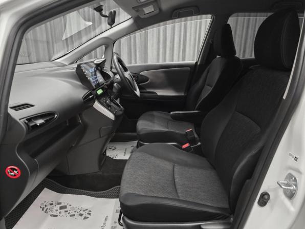 Toyota Wish II с пробегом 2010 года, цена 1 050 000 рублей, 240000 км, минивэн, Автокод Объявления