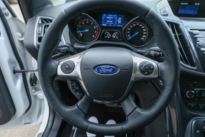 Ford Kuga II с пробегом 2014 года, цена 1 298 000 рублей, 147000 км, внедорожник, Автокод Объявления