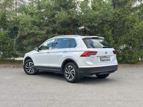 Volkswagen Tiguan II с пробегом 2018 года, цена 1 799 000 рублей, 240393 км, внедорожник, Автокод Объявления