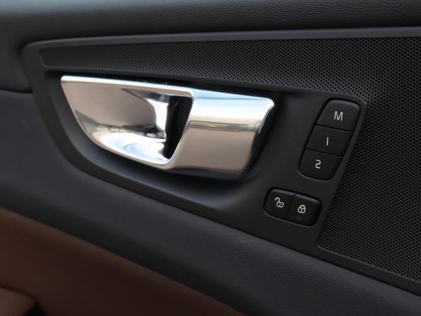 Volvo XC60 II с пробегом 2020 года, цена 4 990 000 рублей, 13062 км, внедорожник, Автокод Объявления