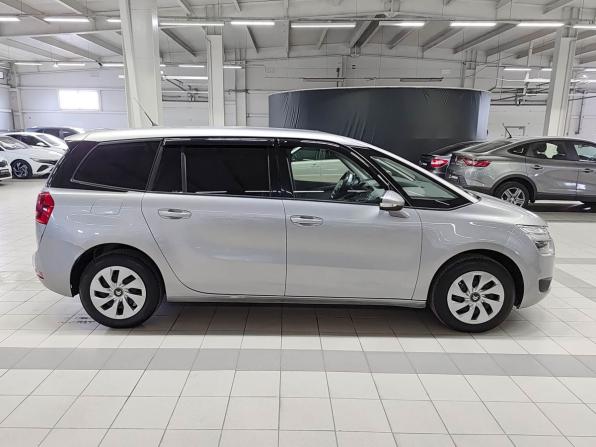 Citroen C4 Picasso II Рестайлинг с пробегом 2017 года, цена 1 370 000 рублей, 124050 км, компактвэн, Автокод Объявления