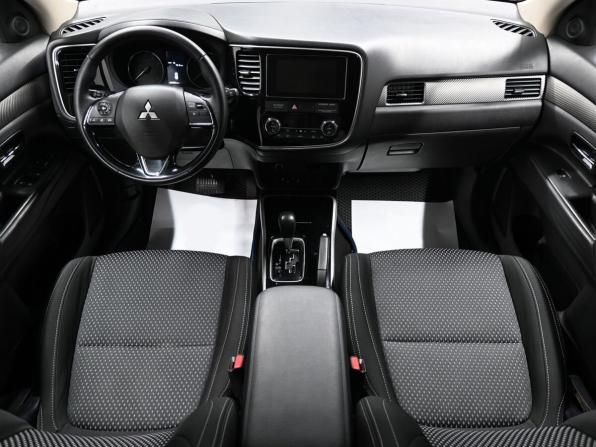 Mitsubishi Outlander III Рестайлинг 2 с пробегом 2018 года, цена 1 625 000 рублей, 156892 км, внедорожник, Автокод Объявления