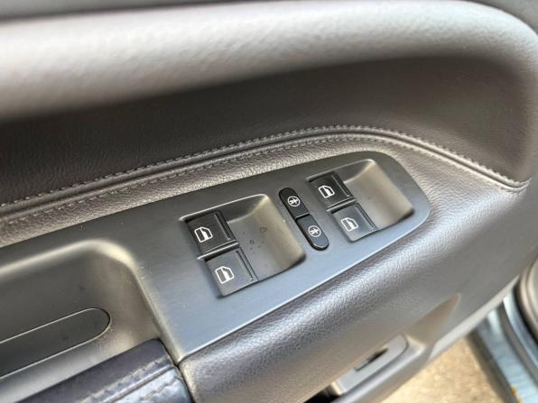 Volkswagen Touareg I Рестайлинг с пробегом 2006 года, цена 965 000 рублей, 286987 км, внедорожник, Автокод Объявления