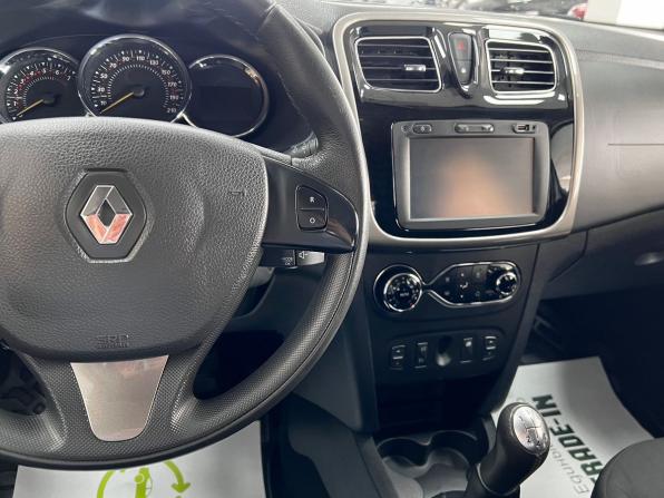 Renault Sandero II с пробегом 2015 года, цена 1 065 000 рублей, 100430 км, хэтчбек, Автокод Объявления
