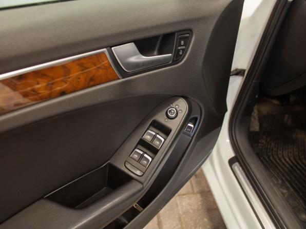 Audi A4 IV (B8) Рестайлинг с пробегом 2012 года, цена 1 250 000 рублей, 203021 км, седан, Автокод Объявления