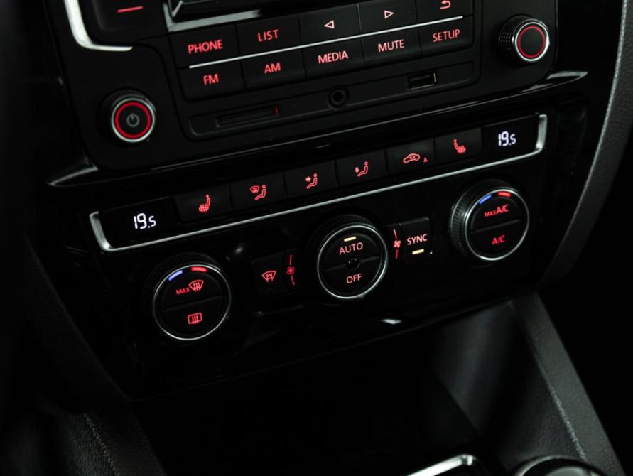 Volkswagen Jetta VI Рестайлинг Санкт-Петербург  - изображение 16