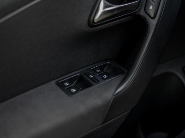 Volkswagen Polo V с пробегом 2015 года, цена 735 000 рублей, 224220 км, седан, Автокод Объявления