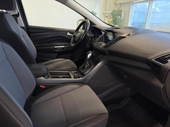 Ford Kuga II Рестайлинг с пробегом 2017 года, цена 1 560 000 рублей, 134000 км, внедорожник, Автокод Объявления