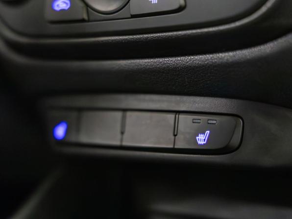 Hyundai Solaris II с пробегом 2017 года, цена 1 048 000 рублей, 186322 км, седан, Автокод Объявления