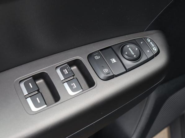 Kia Sportage IV Рестайлинг с пробегом 2021 года, цена 2 370 000 рублей, 84095 км, внедорожник, Автокод Объявления