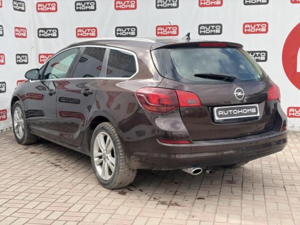 Opel Astra J Рестайлинг с пробегом 2012 года, цена 649 900 рублей, 172600 км, универсал, Автокод Объявления