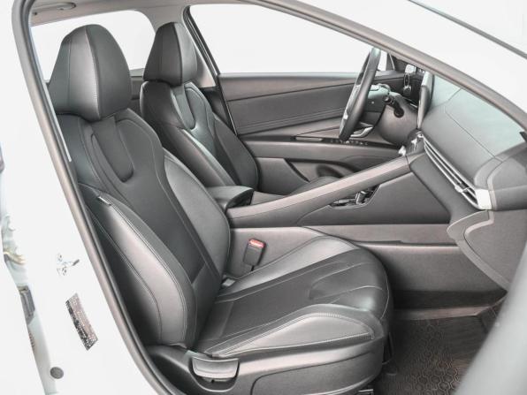 Hyundai Elantra VII (CN7) Рестайлинг с пробегом 2024 года, цена 2 250 000 рублей, 15621 км, седан, Автокод Объявления