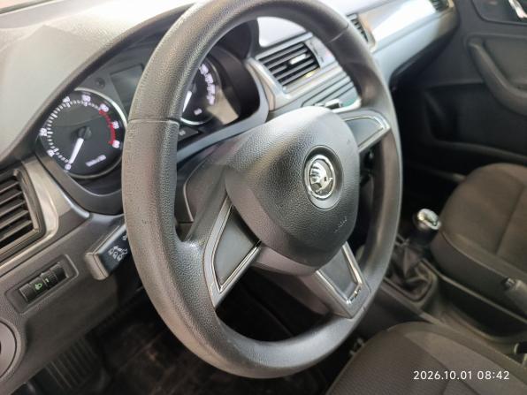 Skoda Rapid I с пробегом 2015 года, цена 950 000 рублей, 143659 км, лифтбек, Автокод Объявления
