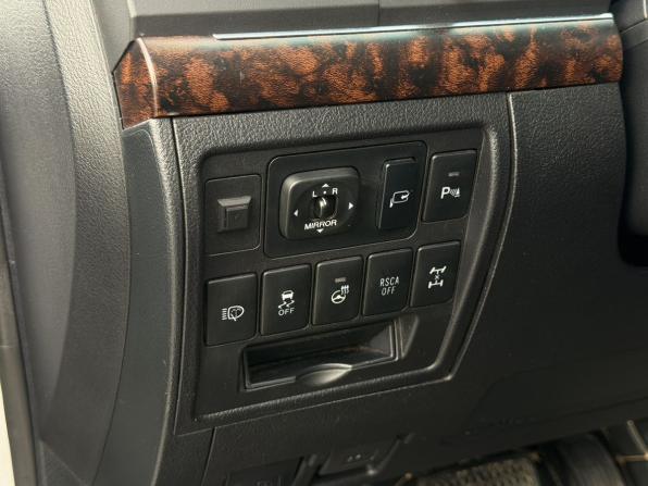 Toyota Land Cruiser 200 Series Рестайлинг 1 с пробегом 2012 года, цена 2 990 000 рублей, 318848 км, внедорожник, Автокод Объявления