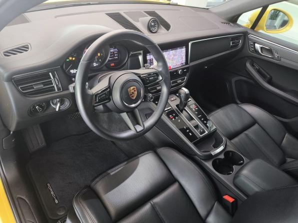 Porsche Macan I Рестайлинг 2 с пробегом 2024 года, цена 8 890 000 рублей, 30318 км, внедорожник, Автокод Объявления