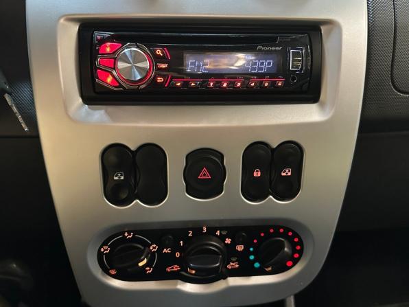 Renault Sandero I с пробегом 2013 года, цена 570 000 рублей, 124748 км, хэтчбек, Автокод Объявления