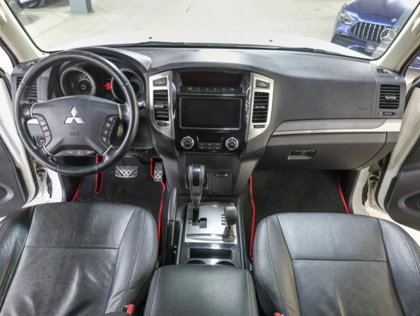 Mitsubishi Pajero IV Рестайлинг 2 с пробегом 2018 года, цена 3 349 000 рублей, 96887 км, внедорожник, Автокод Объявления