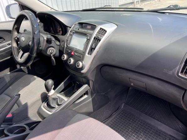 Kia Ceed I Рестайлинг с пробегом 2012 года, цена 470 000 рублей, 379466 км, хэтчбек, Автокод Объявления