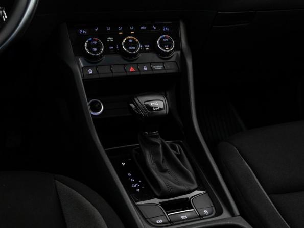 Skoda Karoq I с пробегом 2020 года, цена 1 899 000 рублей, 164708 км, внедорожник, Автокод Объявления