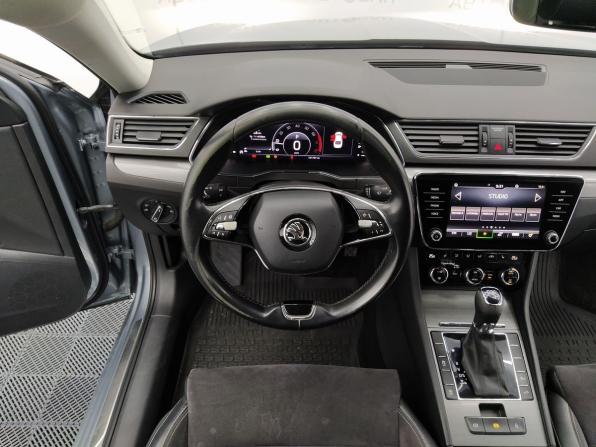 Skoda Superb III Рестайлинг с пробегом 2021 года, цена 2 489 000 рублей, 161797 км, лифтбек, Автокод Объявления