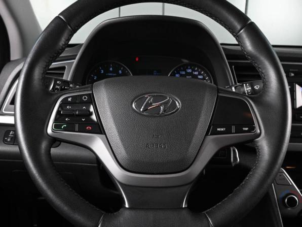 Hyundai Elantra VI (AD) с пробегом 2016 года, цена 1 399 000 рублей, 96075 км, седан, Автокод Объявления