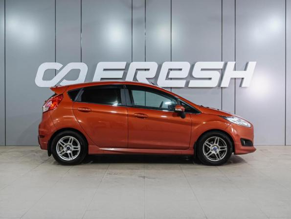 Ford Fiesta Mk6 Рестайлинг с пробегом 2015 года, цена 949 000 рублей, 114315 км, хэтчбек, Автокод Объявления