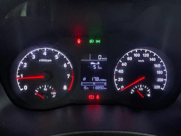 Hyundai Solaris II с пробегом 2018 года, цена 928 000 рублей, 119000 км, седан, Автокод Объявления