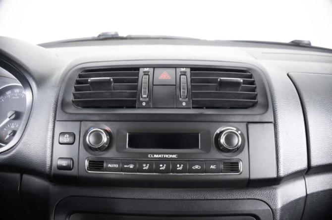 Skoda Roomster I Рестайлинг с пробегом 2013 года, цена 829 000 рублей, 168000 км, компактвэн, Автокод Объявления
