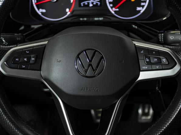 Volkswagen Polo VI с пробегом 2021 года, цена 1 627 000 рублей, 75452 км, лифтбек, Автокод Объявления