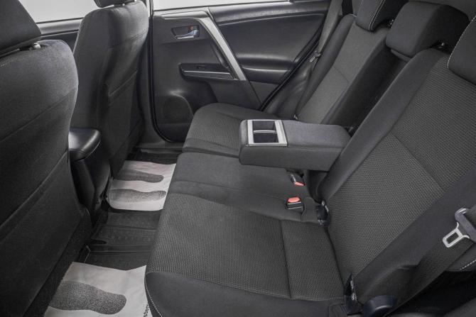 Toyota RAV4 IV (XA40) Рестайлинг с пробегом 2017 года, цена 2 699 000 рублей, 220000 км, внедорожник, Автокод Объявления